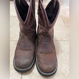 Justins round toe boots 8B for women